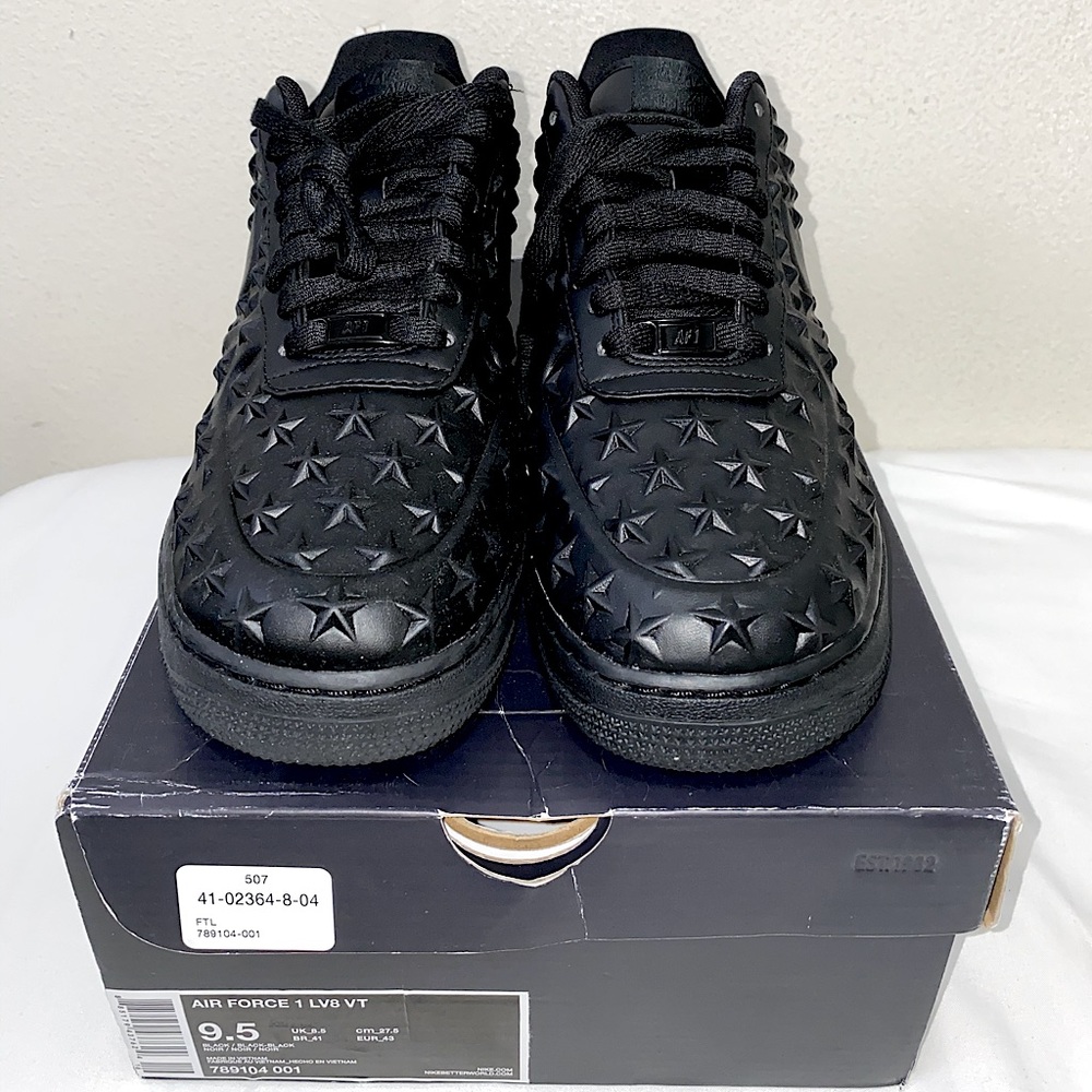 AIR FORCE 1 LV8 VT SHOES SIZE 9.5